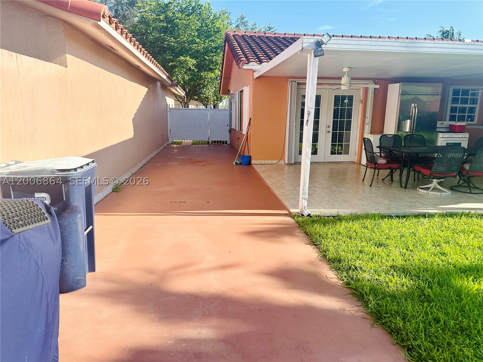 main property photo 22