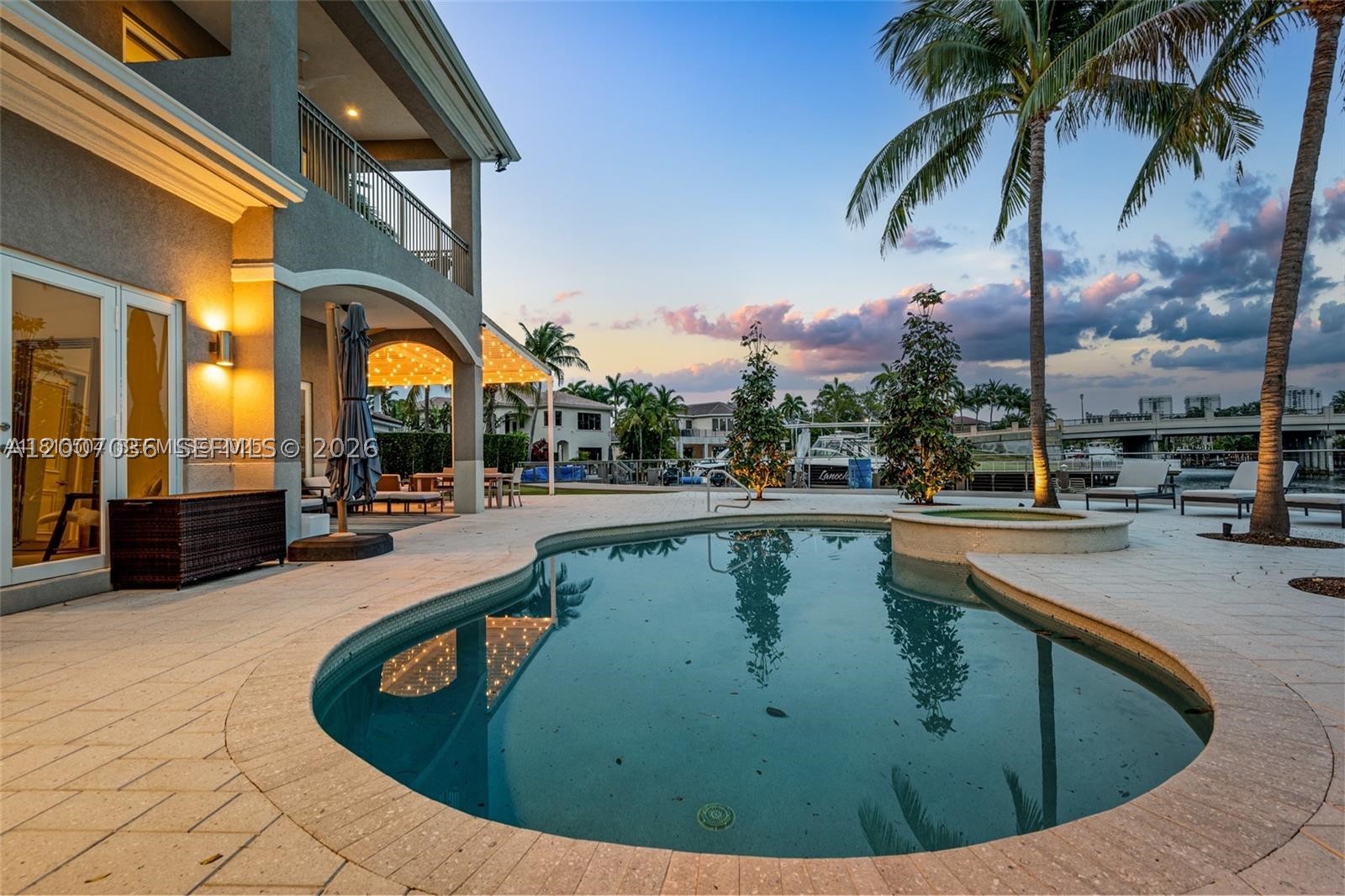 main property photo 17
