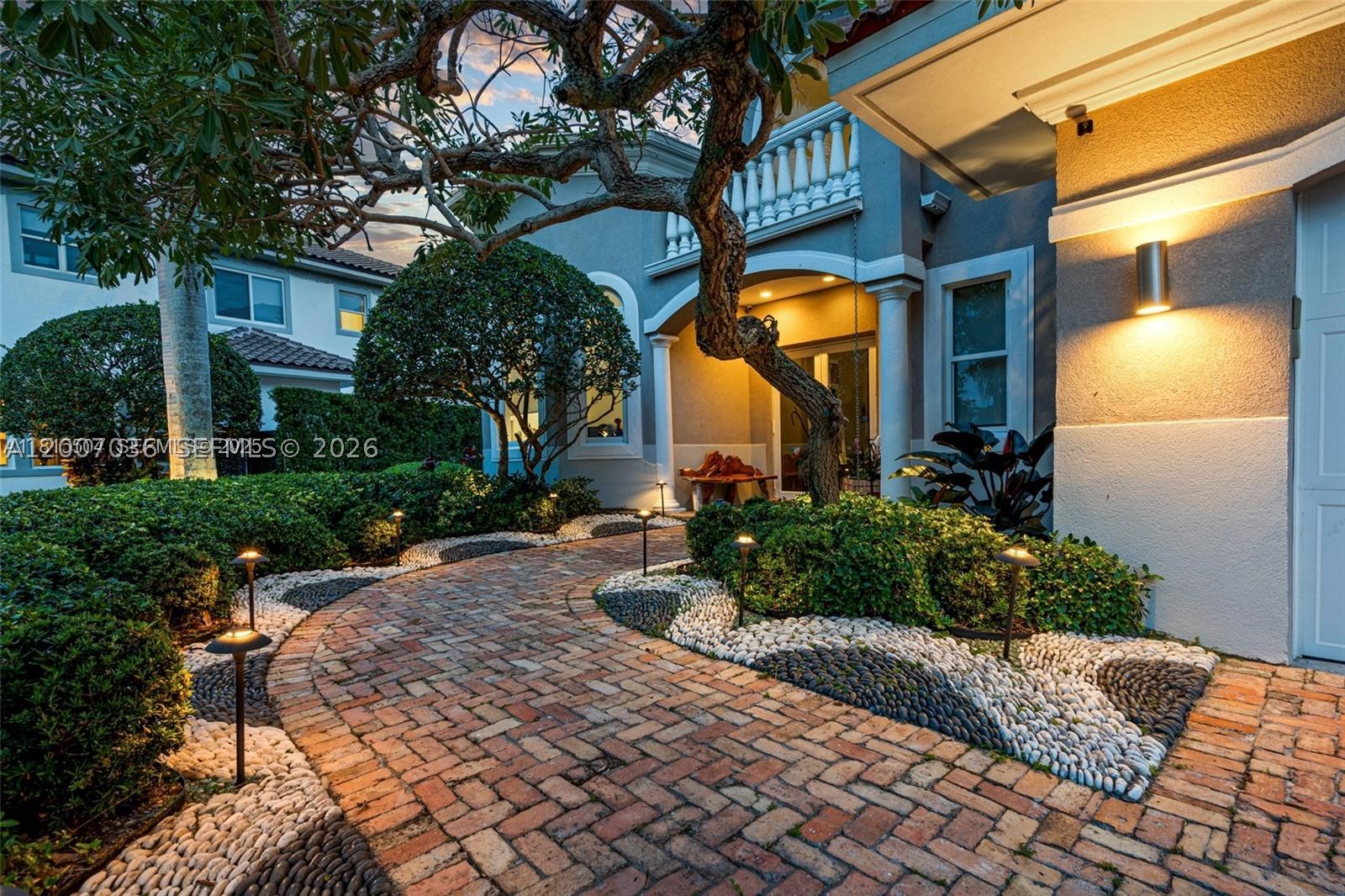 main property photo 8