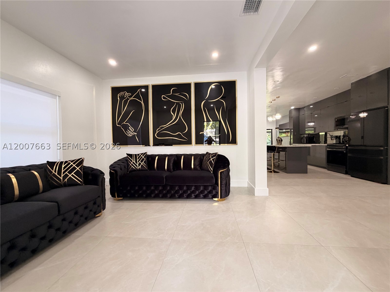 property viewer photo 1