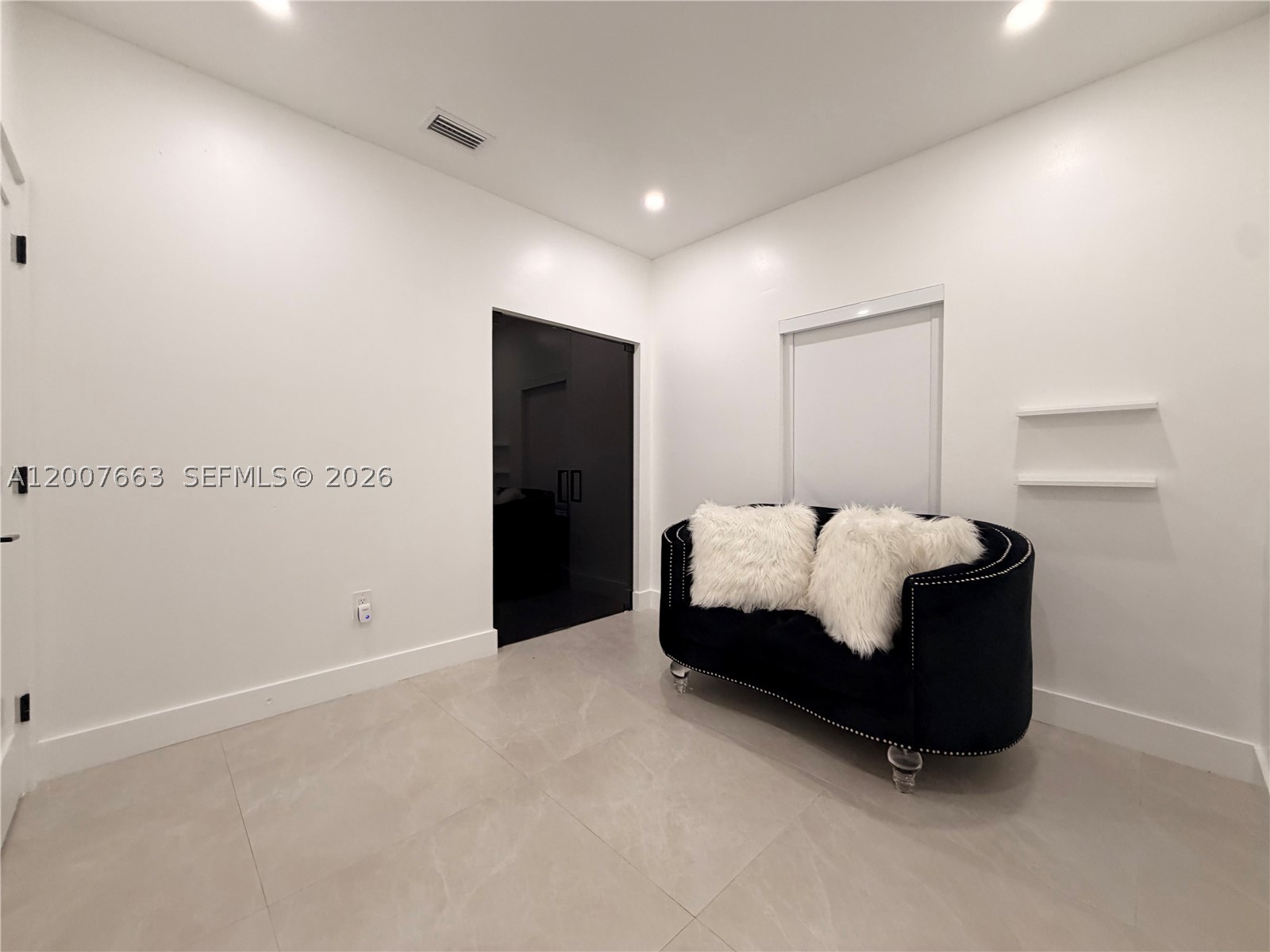 property viewer photo 14