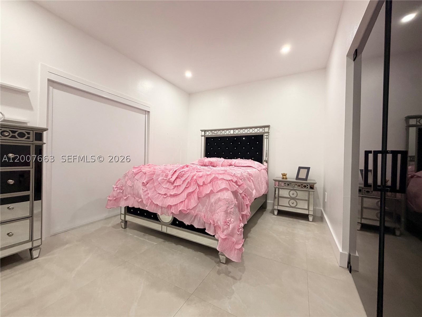 property viewer photo 15