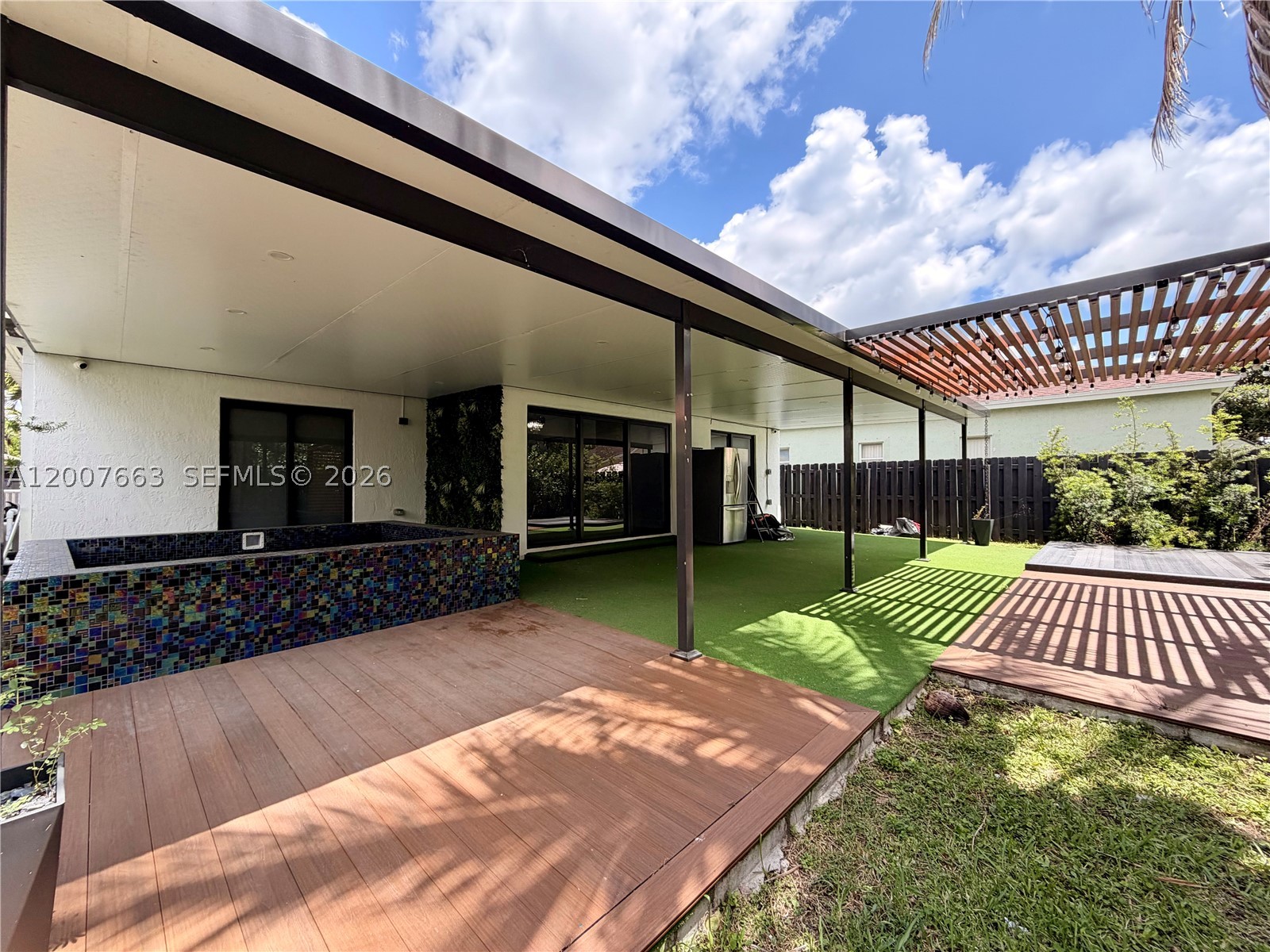 property viewer photo 18