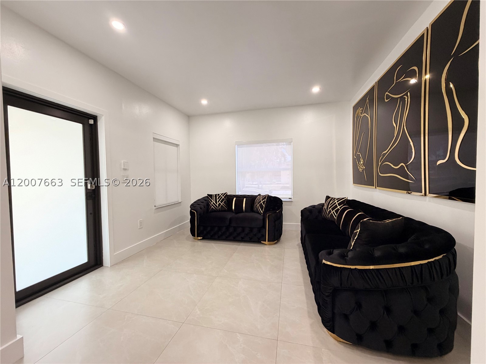 property viewer photo 2