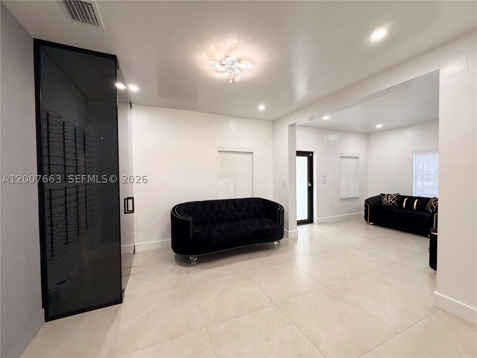 property viewer photo 4