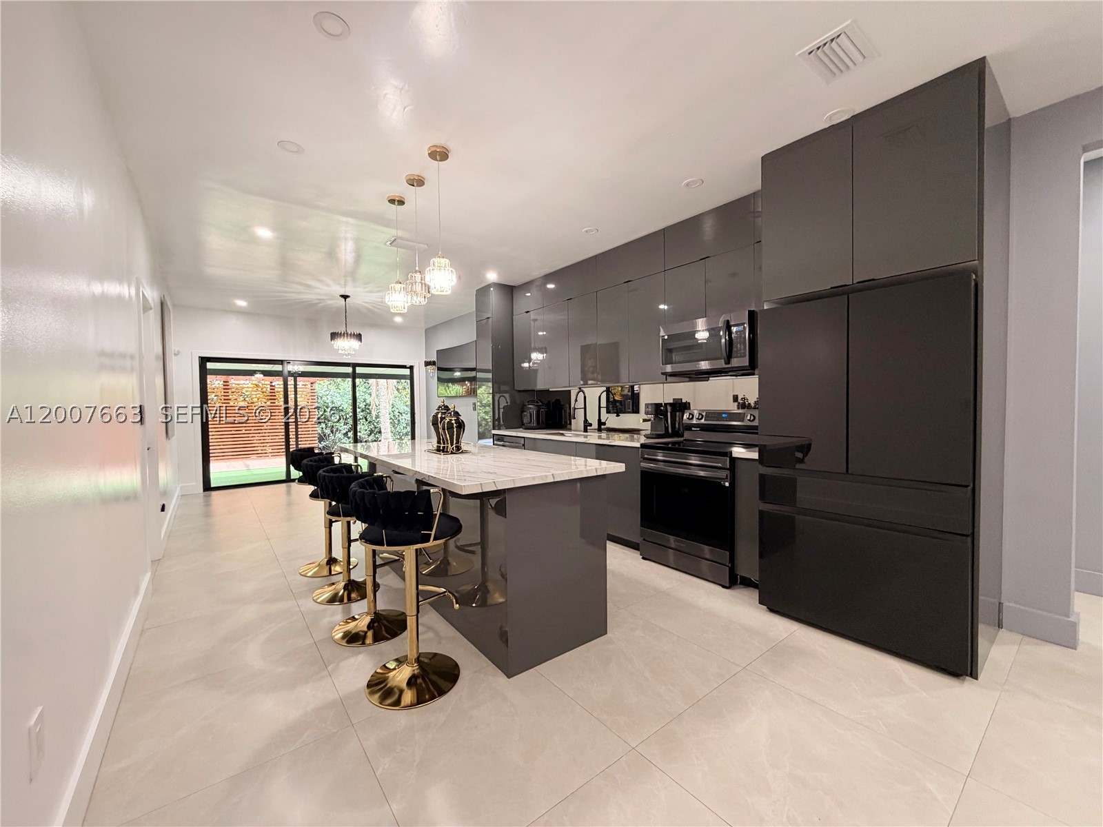 property viewer photo 5