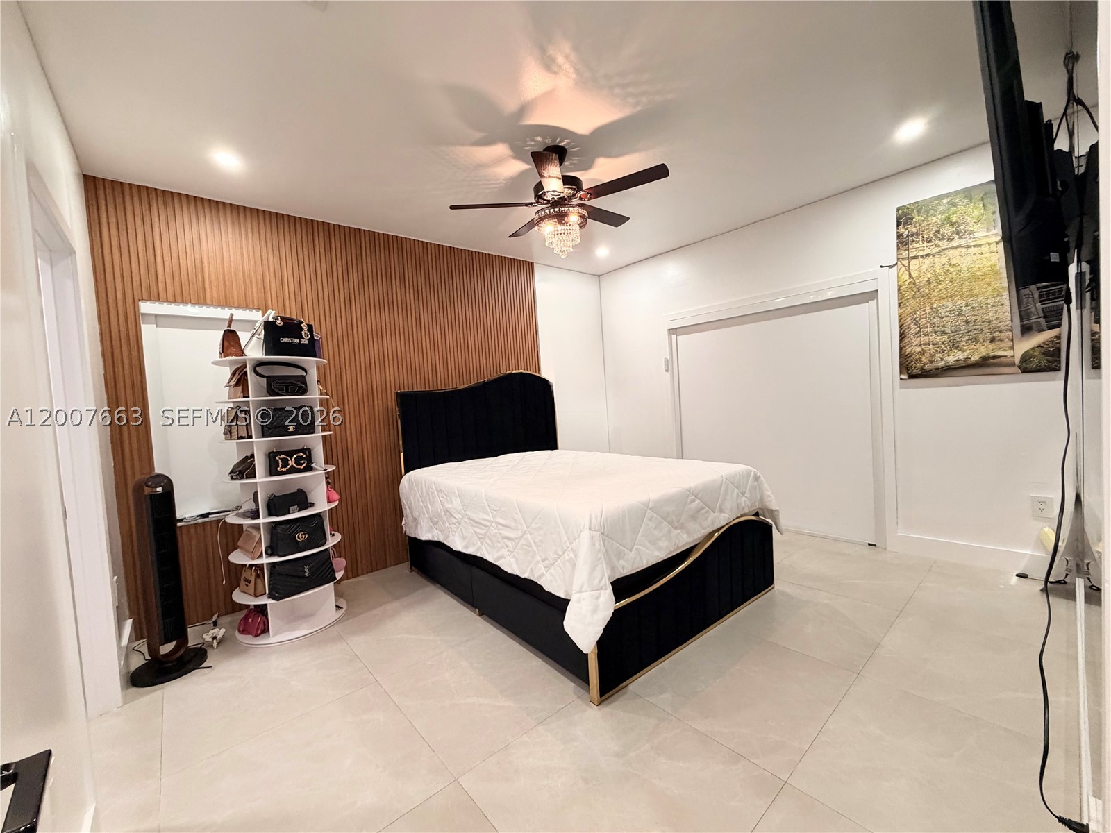 property viewer photo 9