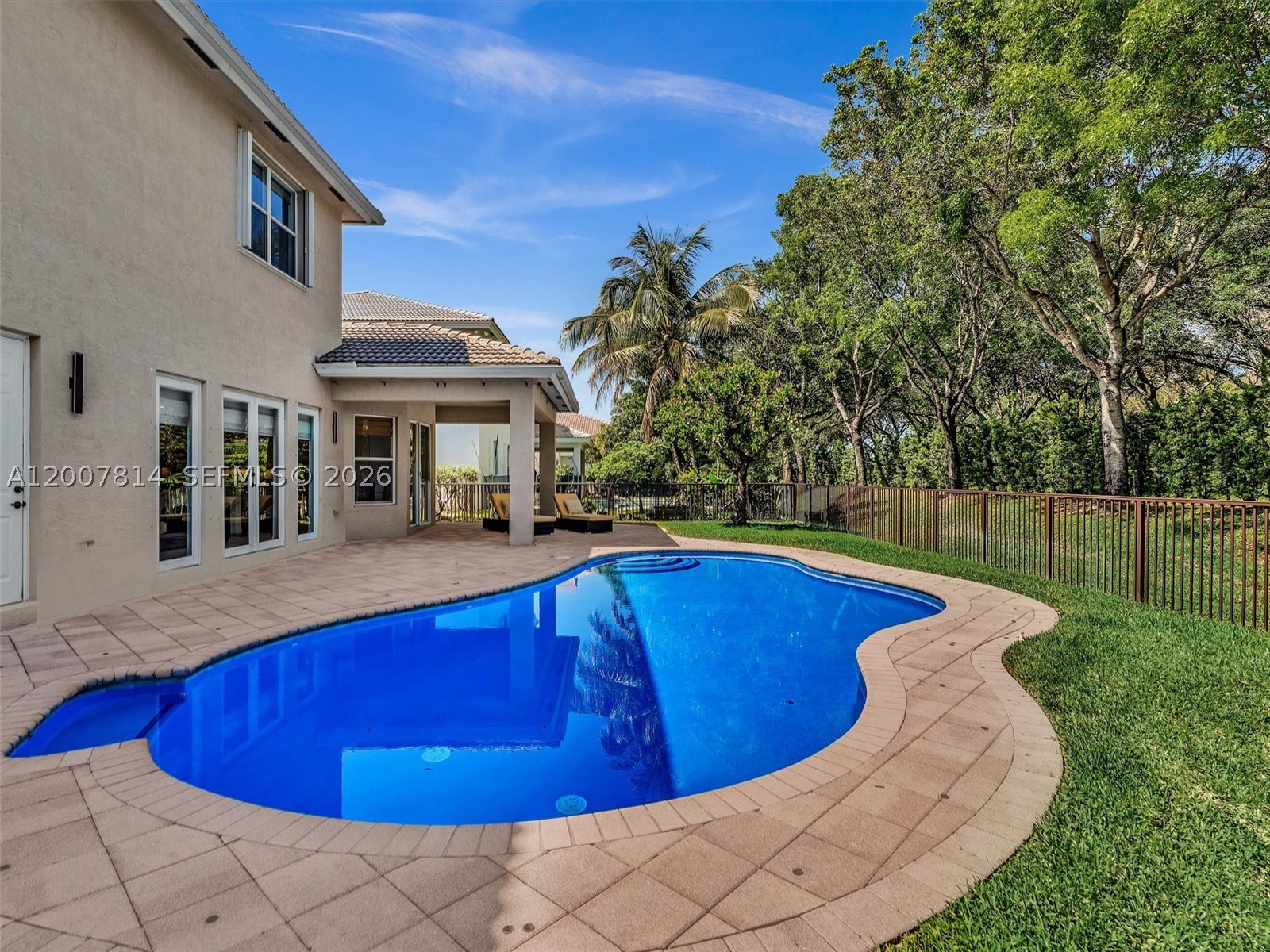 main property photo 22