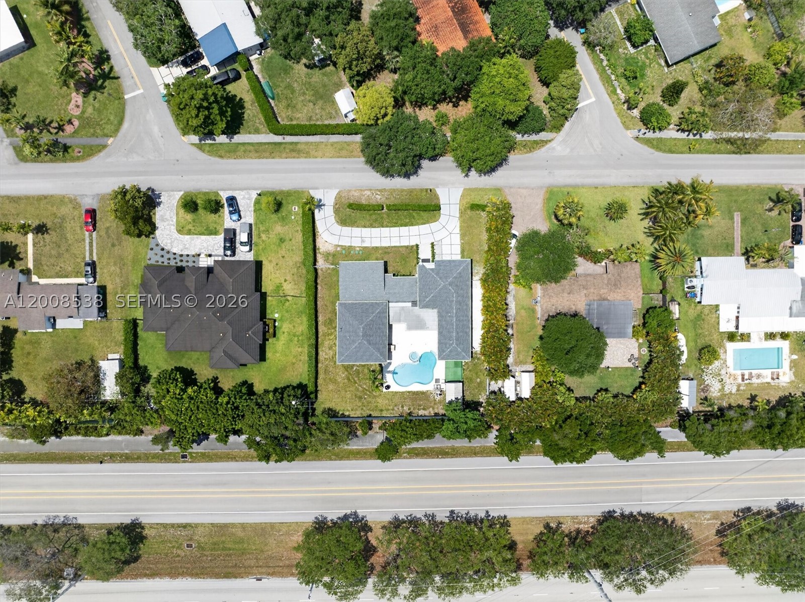 main property photo 45