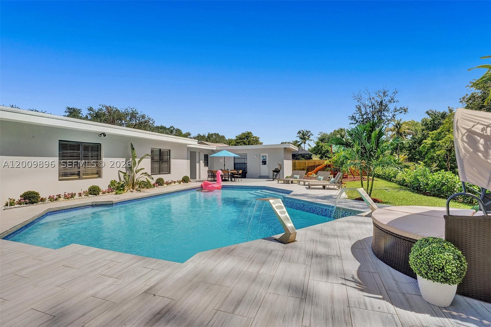 main property photo 94