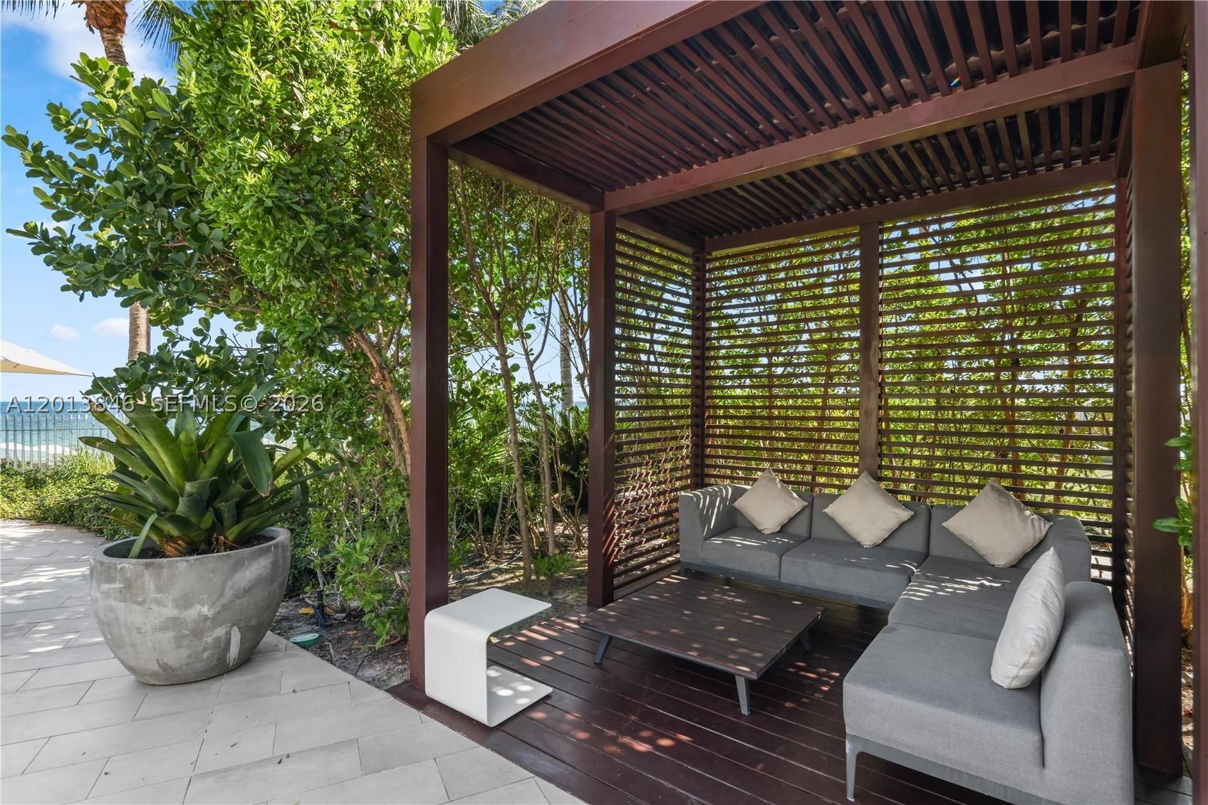 main property photo 78