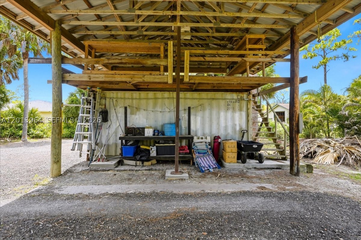 main property photo 32
