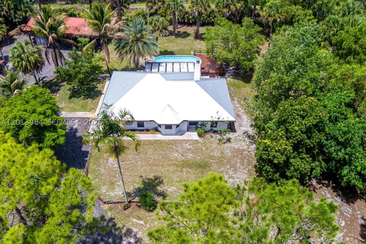 main property photo 40