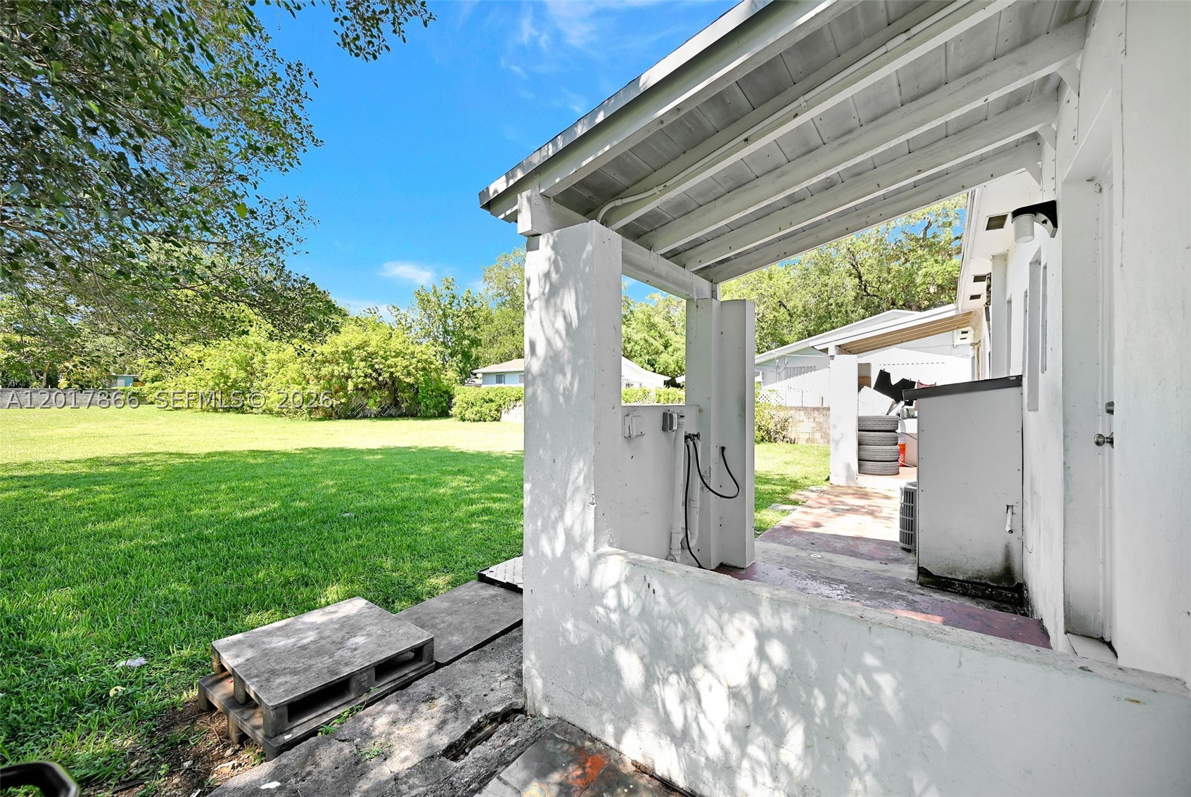 main property photo 40
