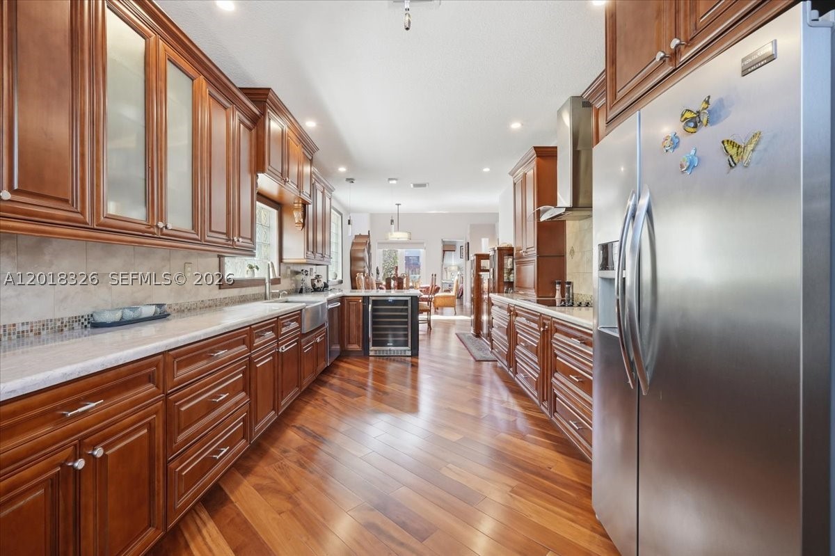 main property photo 13
