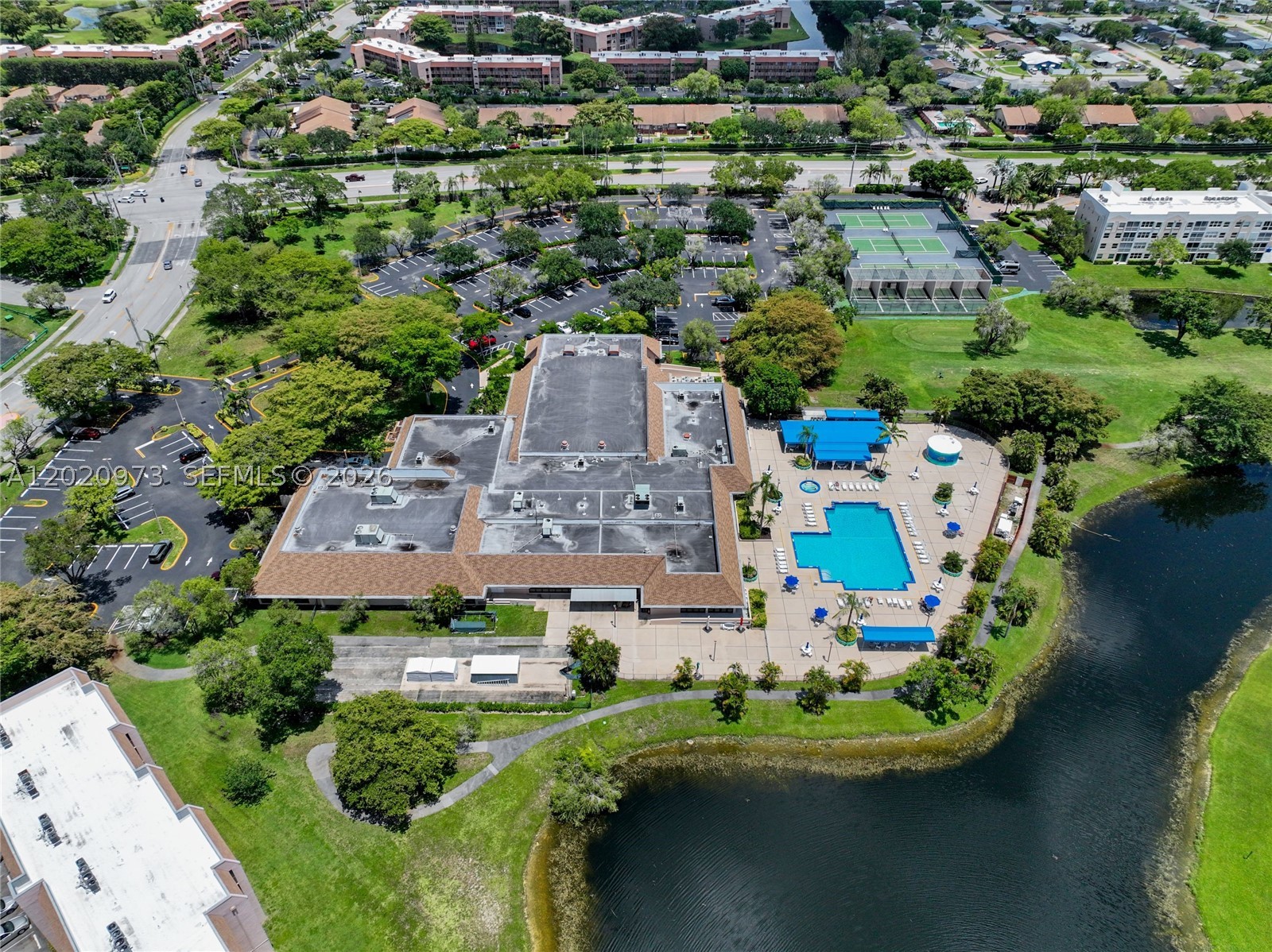 main property photo 40