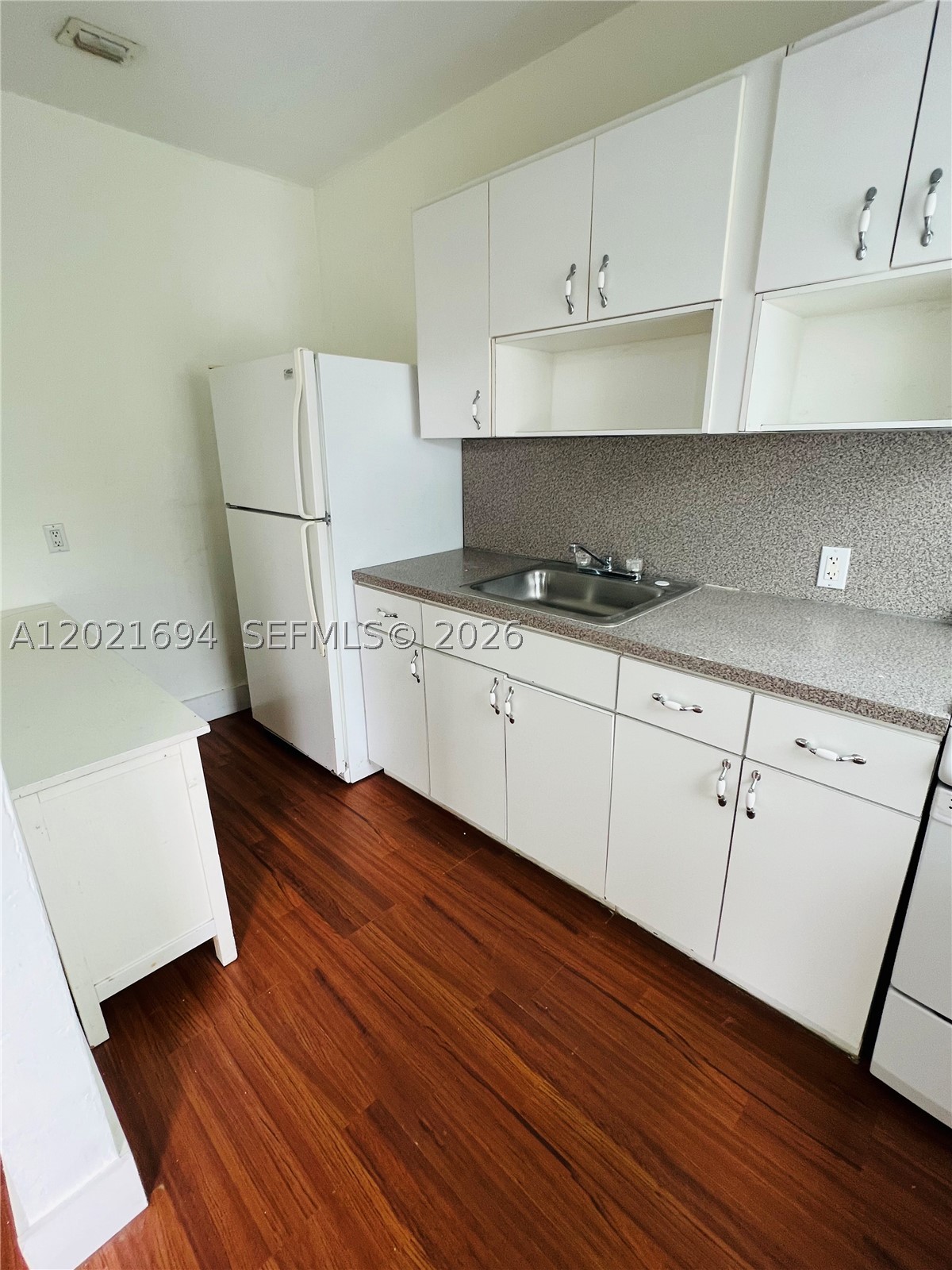 property viewer photo 2