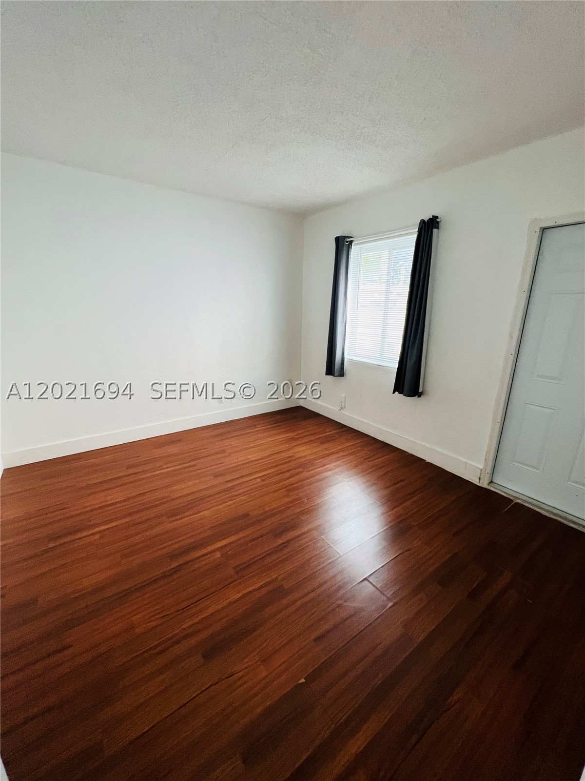 property viewer photo 8