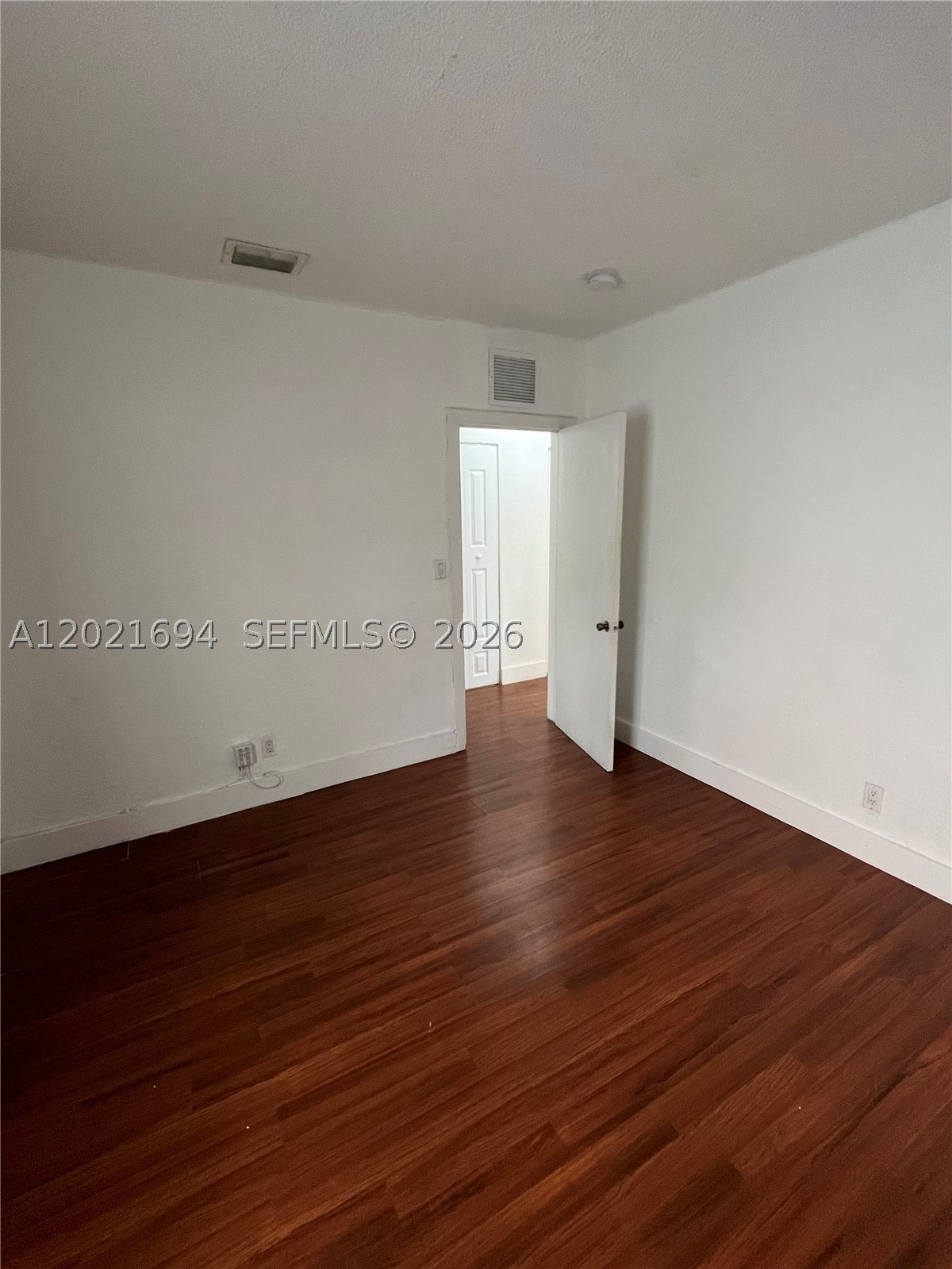 property viewer photo 9