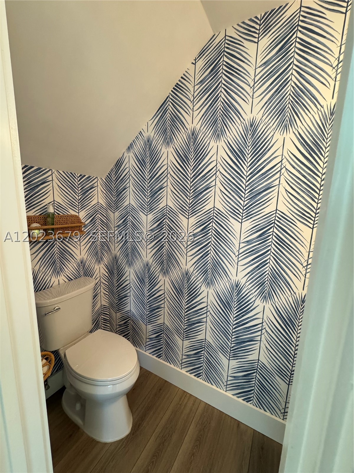 main property photo 28