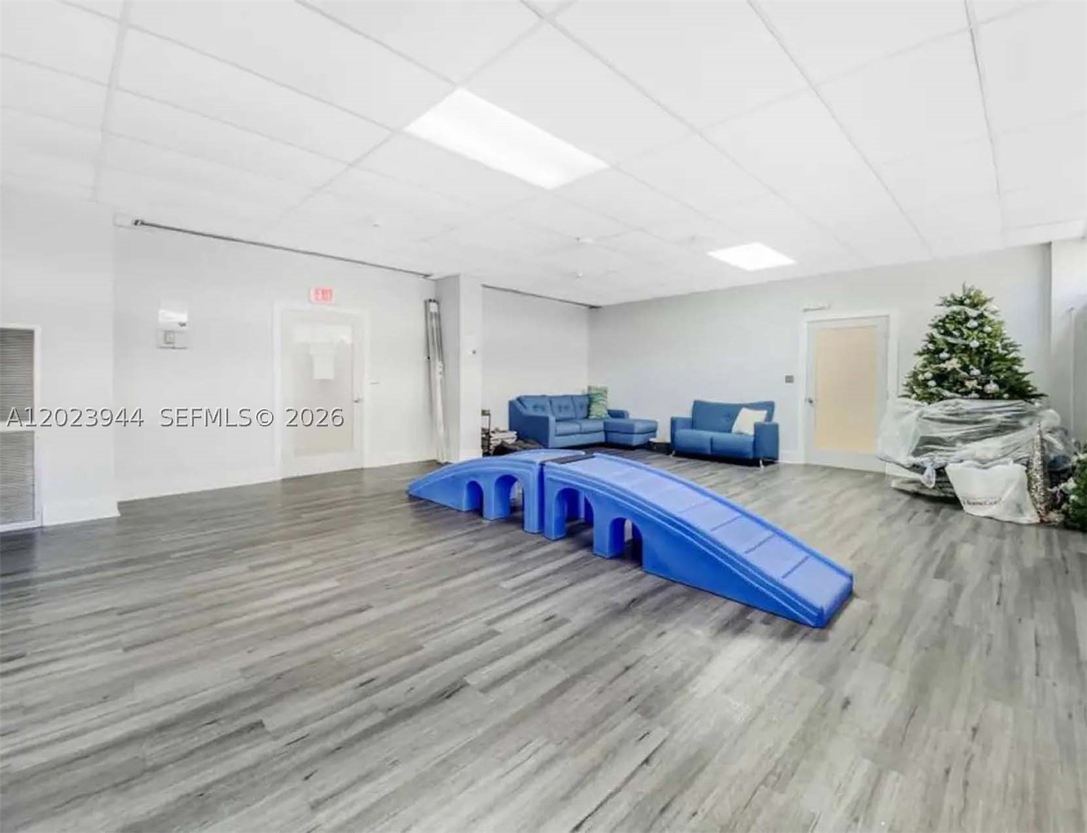 main property photo 25