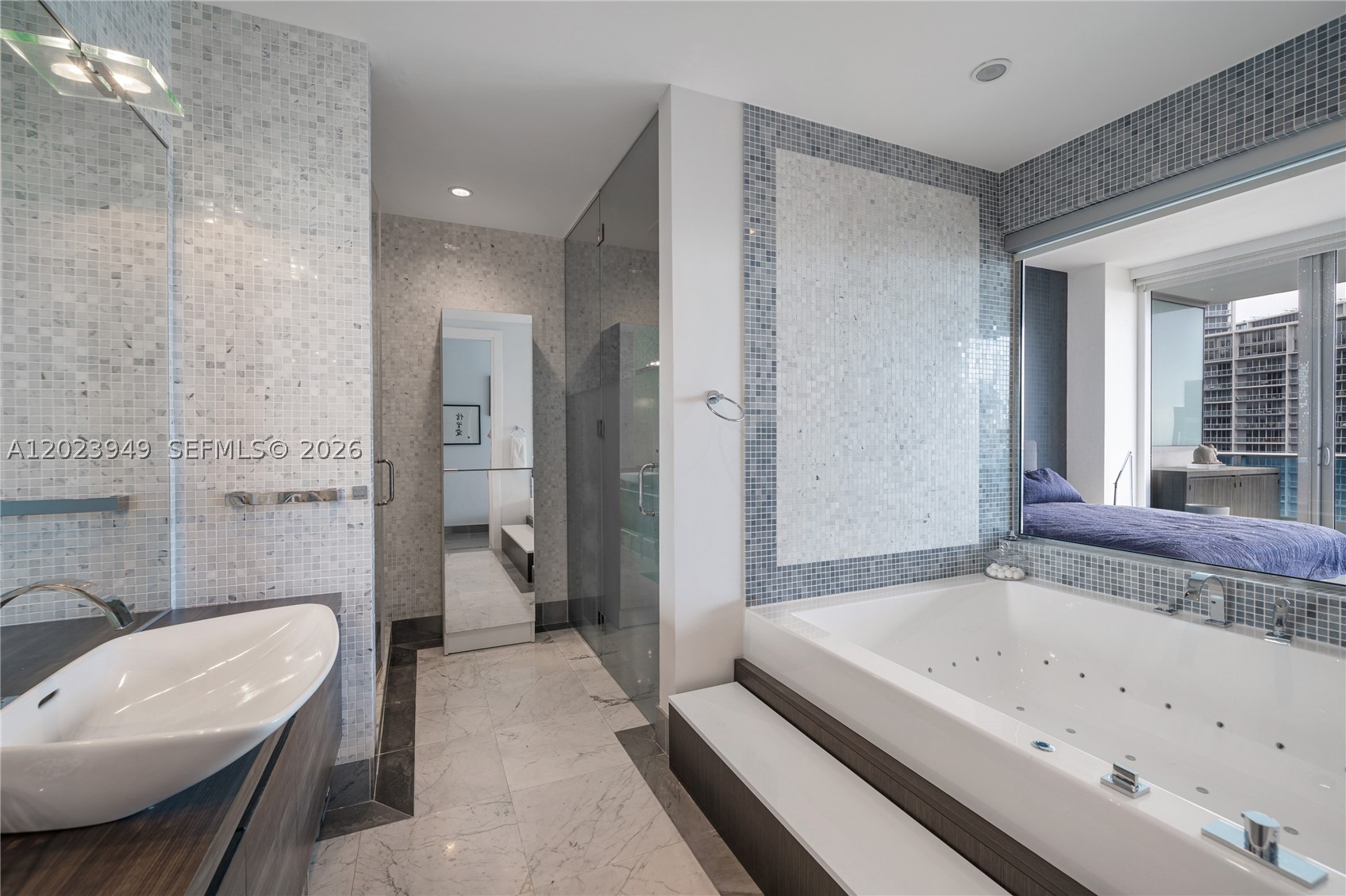 property viewer photo 15