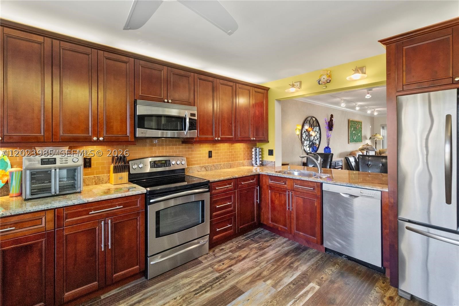 main property photo 2