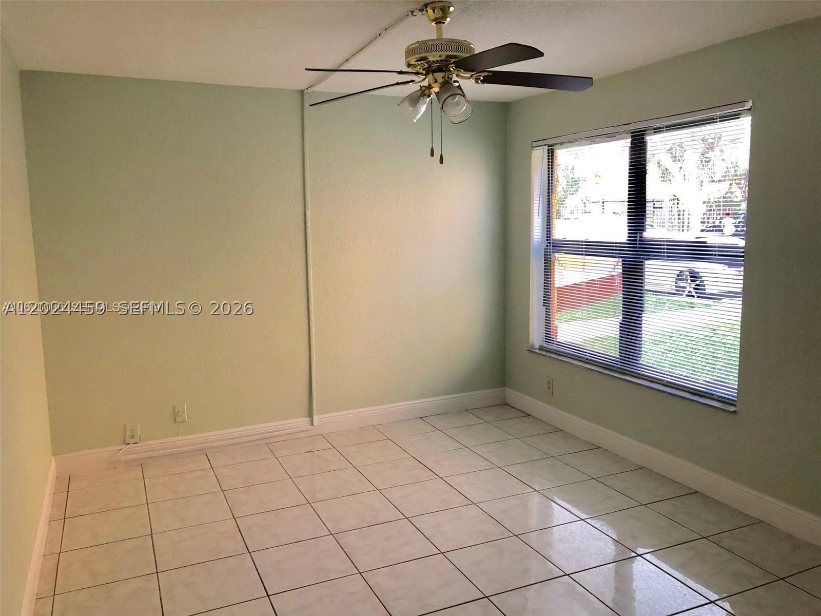 property viewer photo 12