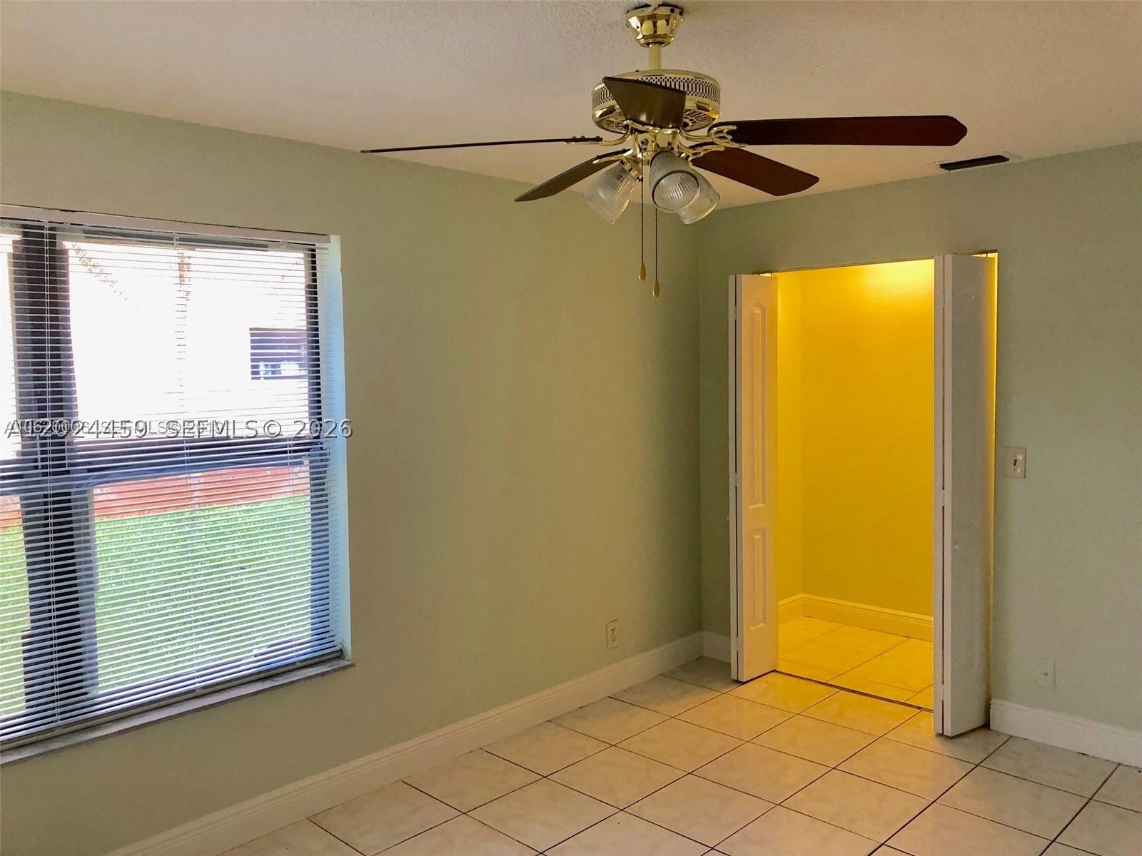 property viewer photo 13