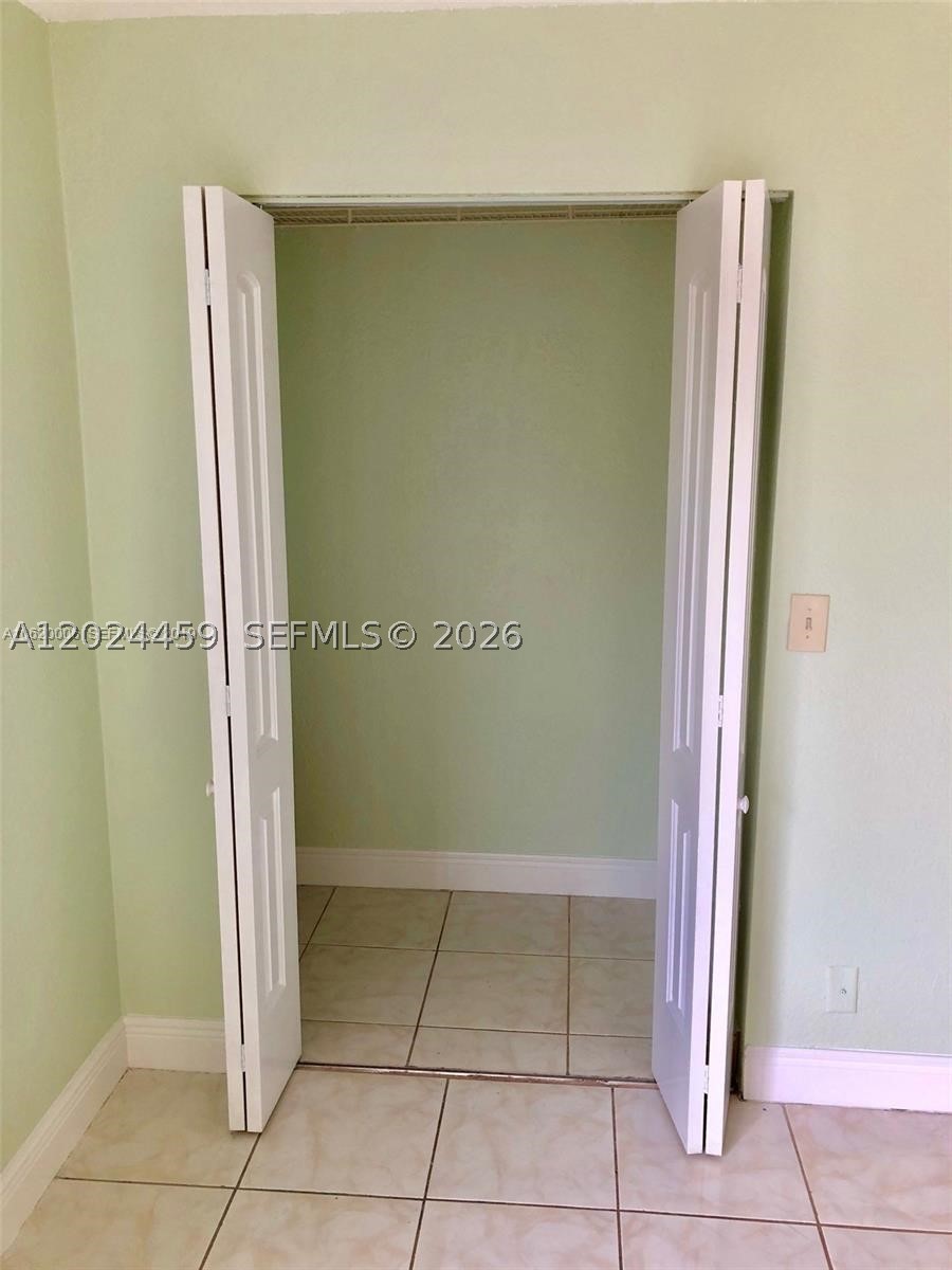 property viewer photo 14