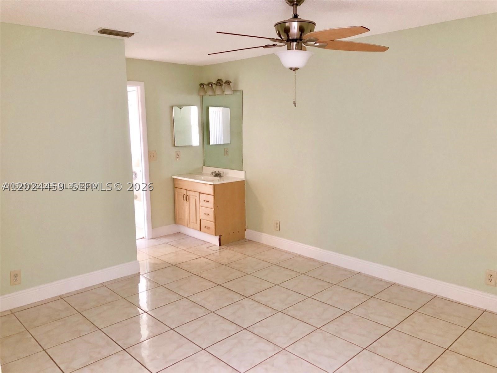property viewer photo 9