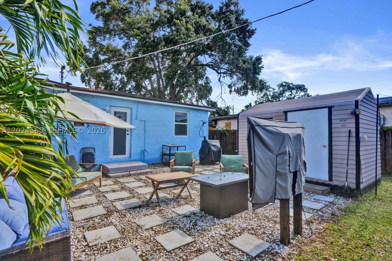 main property photo 18