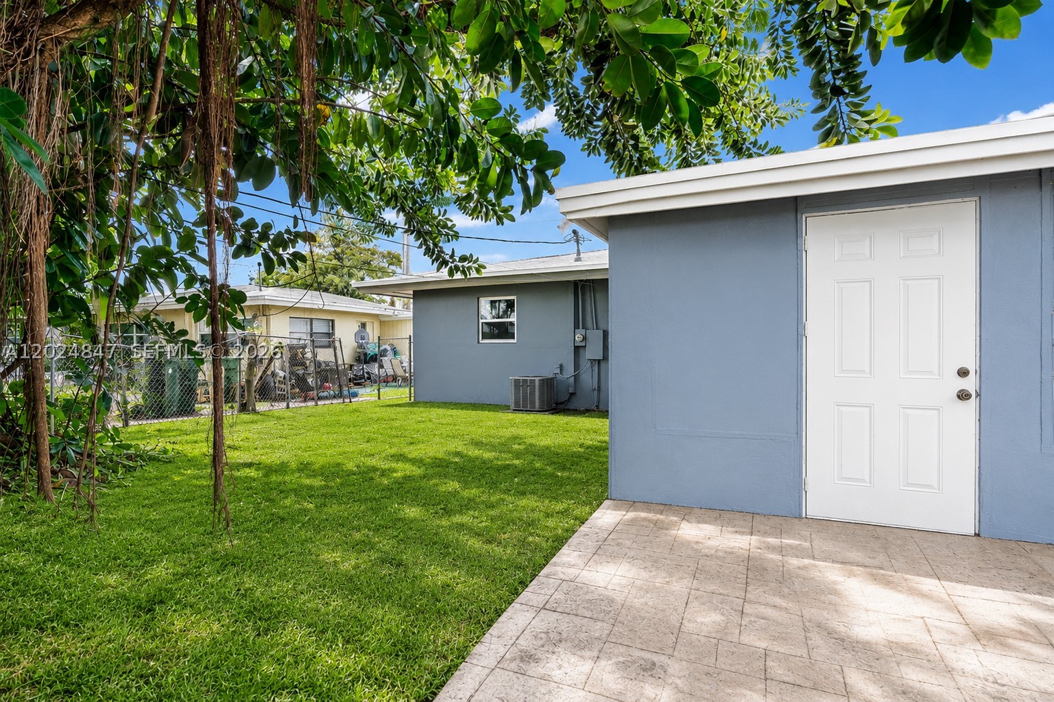 main property photo 10