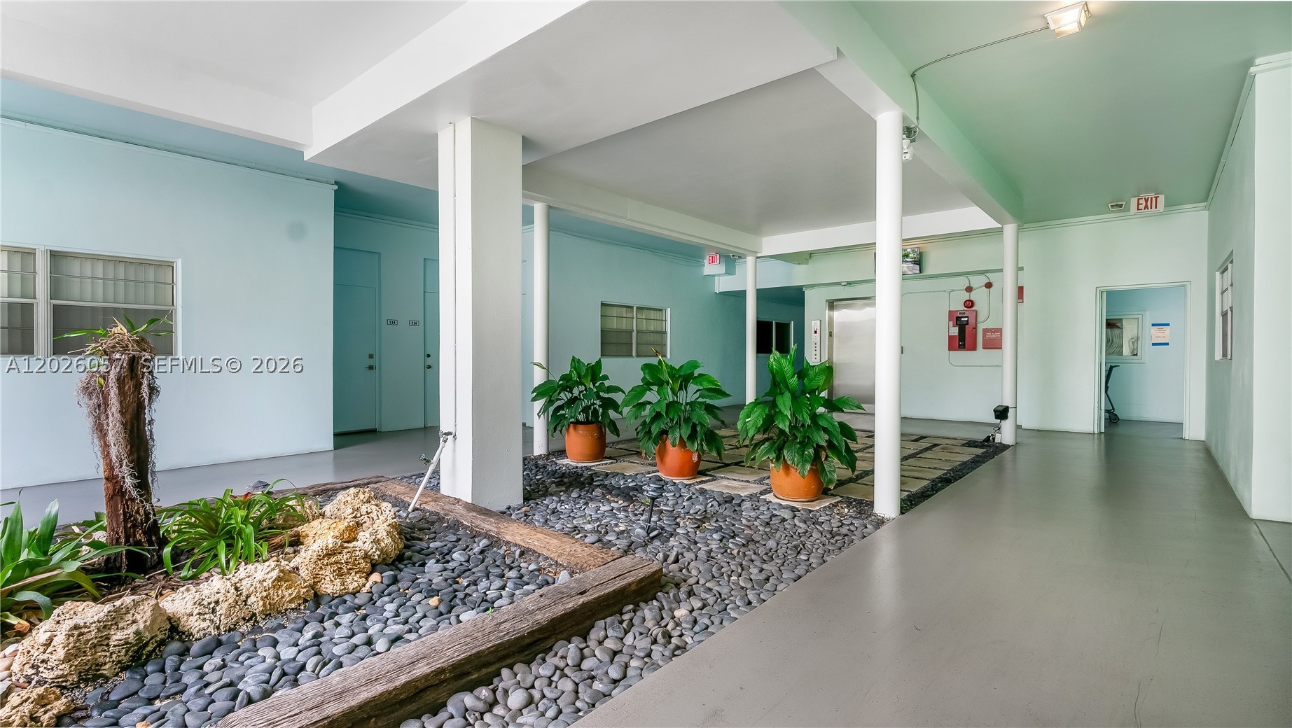 main property photo 31
