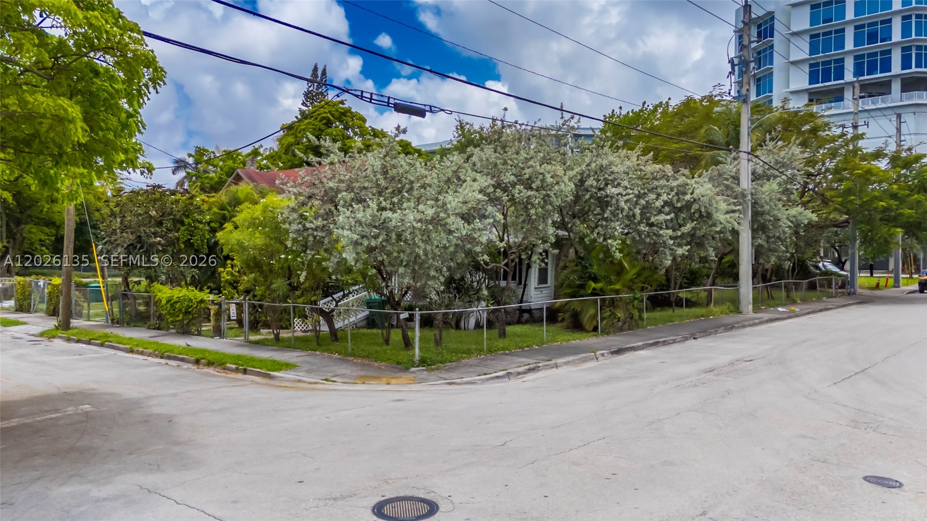 main property photo 14