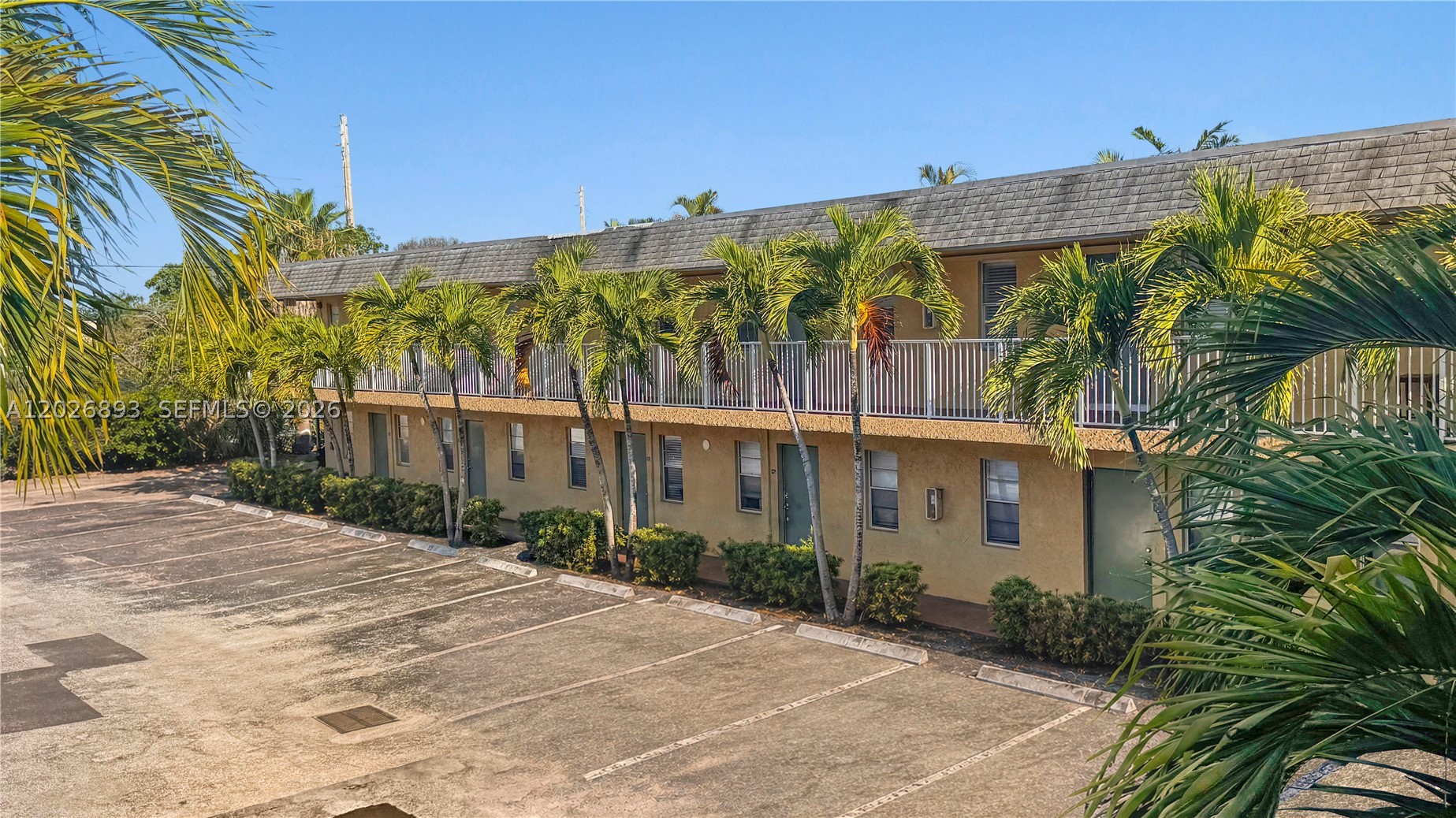 main property photo 11
