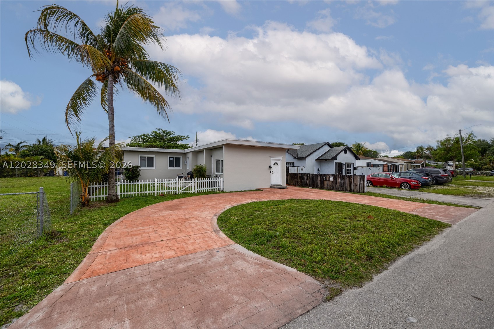 main property photo 7