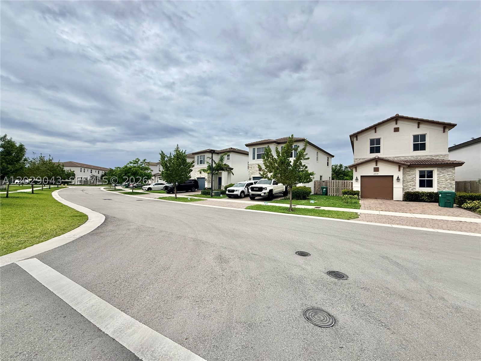 main property photo 25