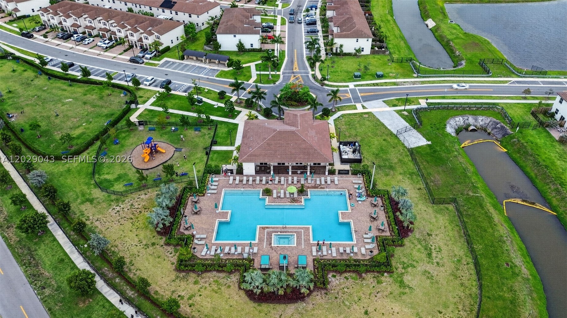 main property photo 40