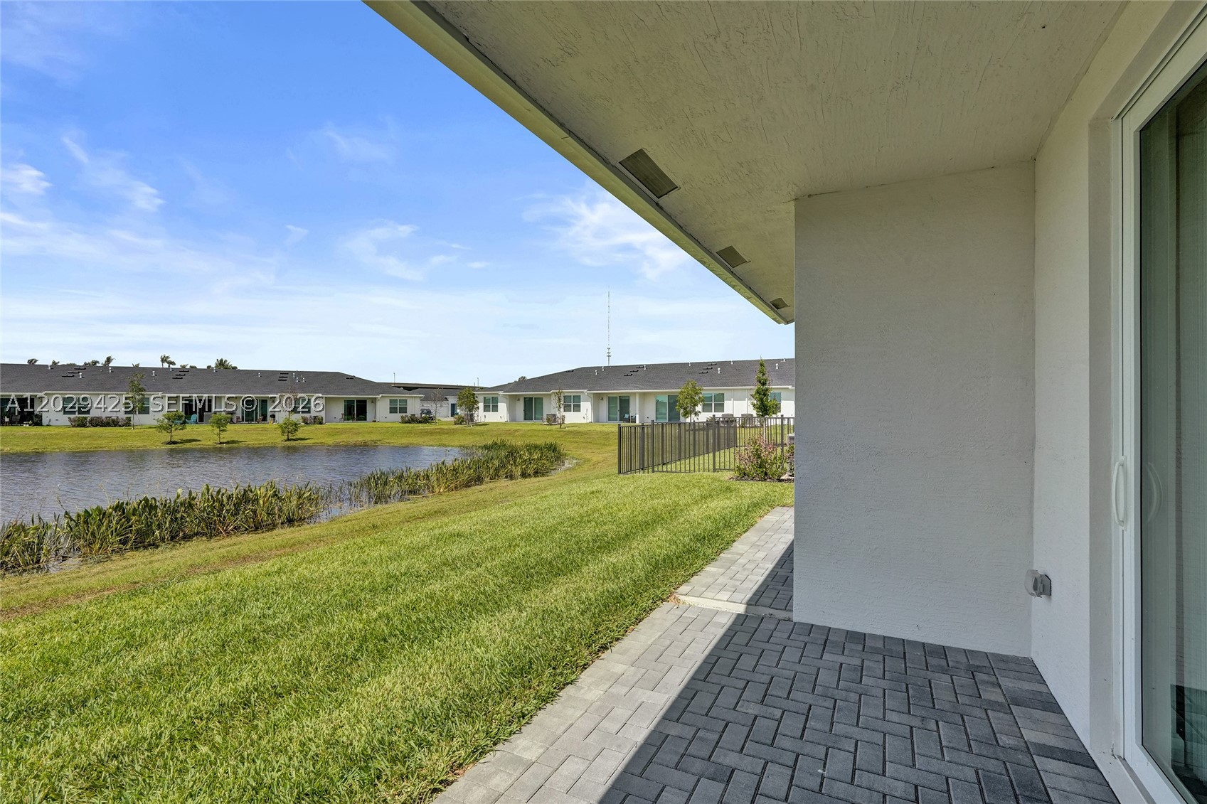 main property photo 40