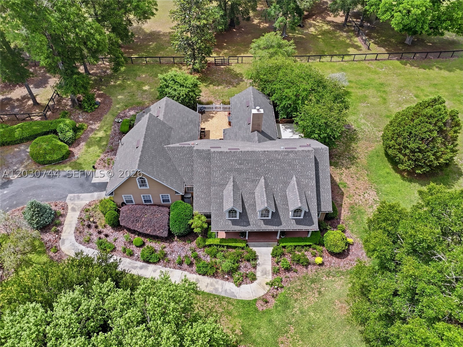 main property photo 3