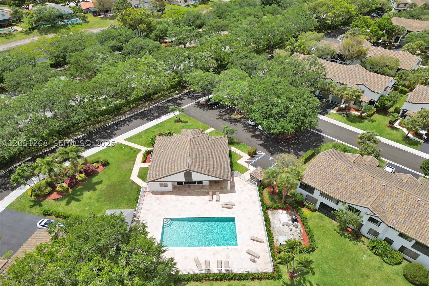 main property photo 27