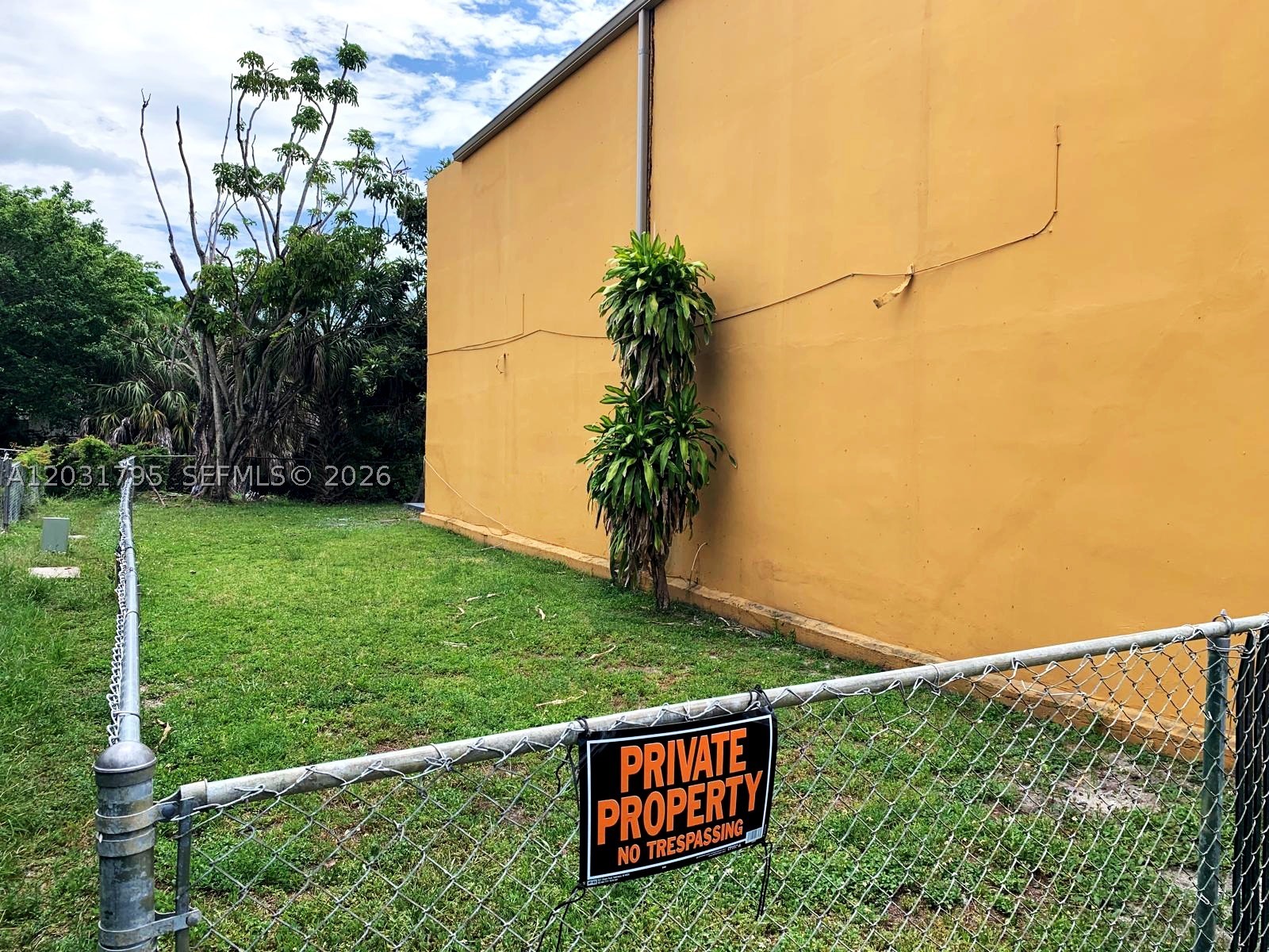 main property photo 37