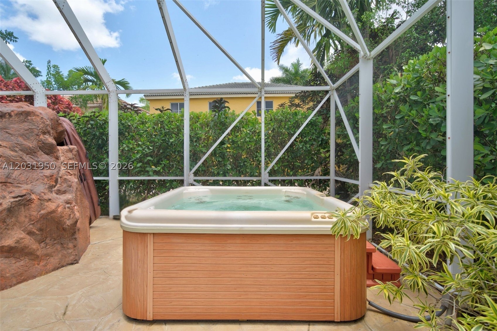 main property photo 23