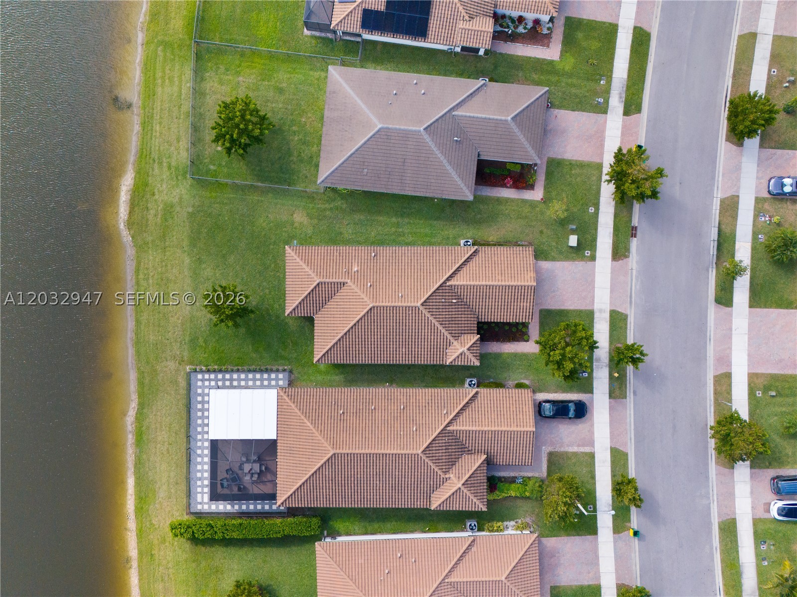 main property photo 24