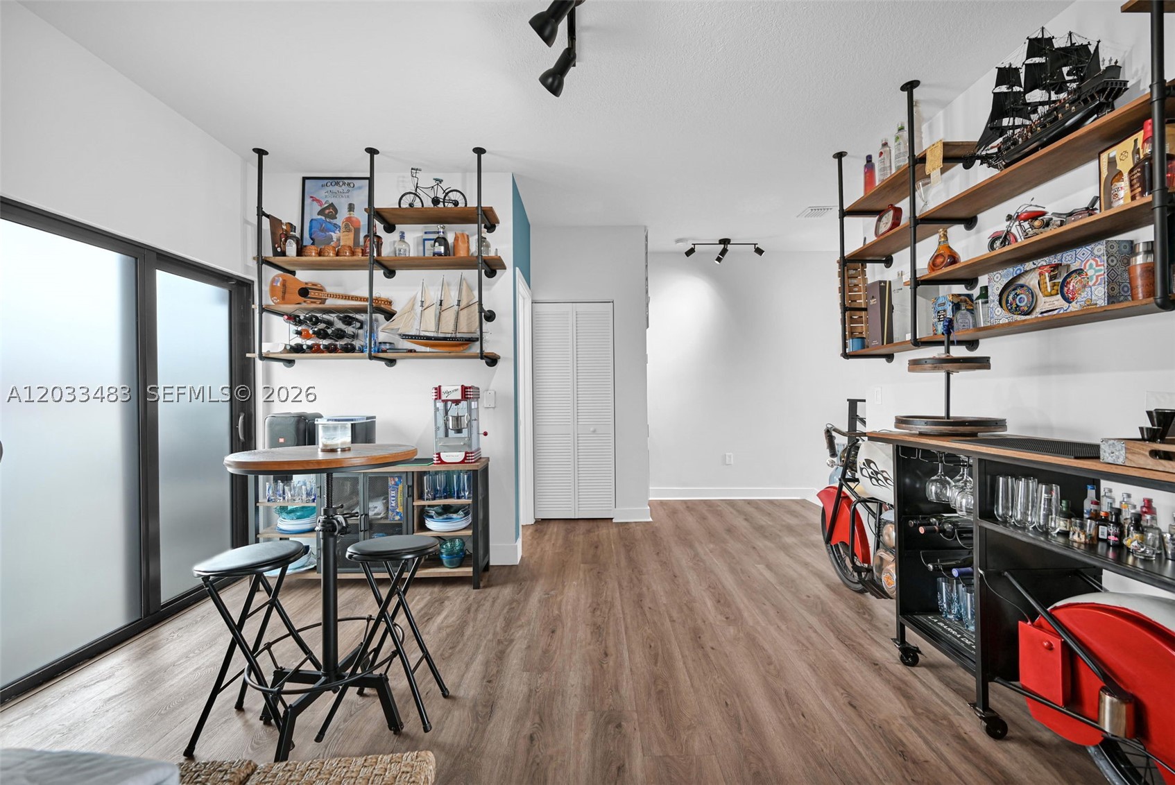 main property photo 15