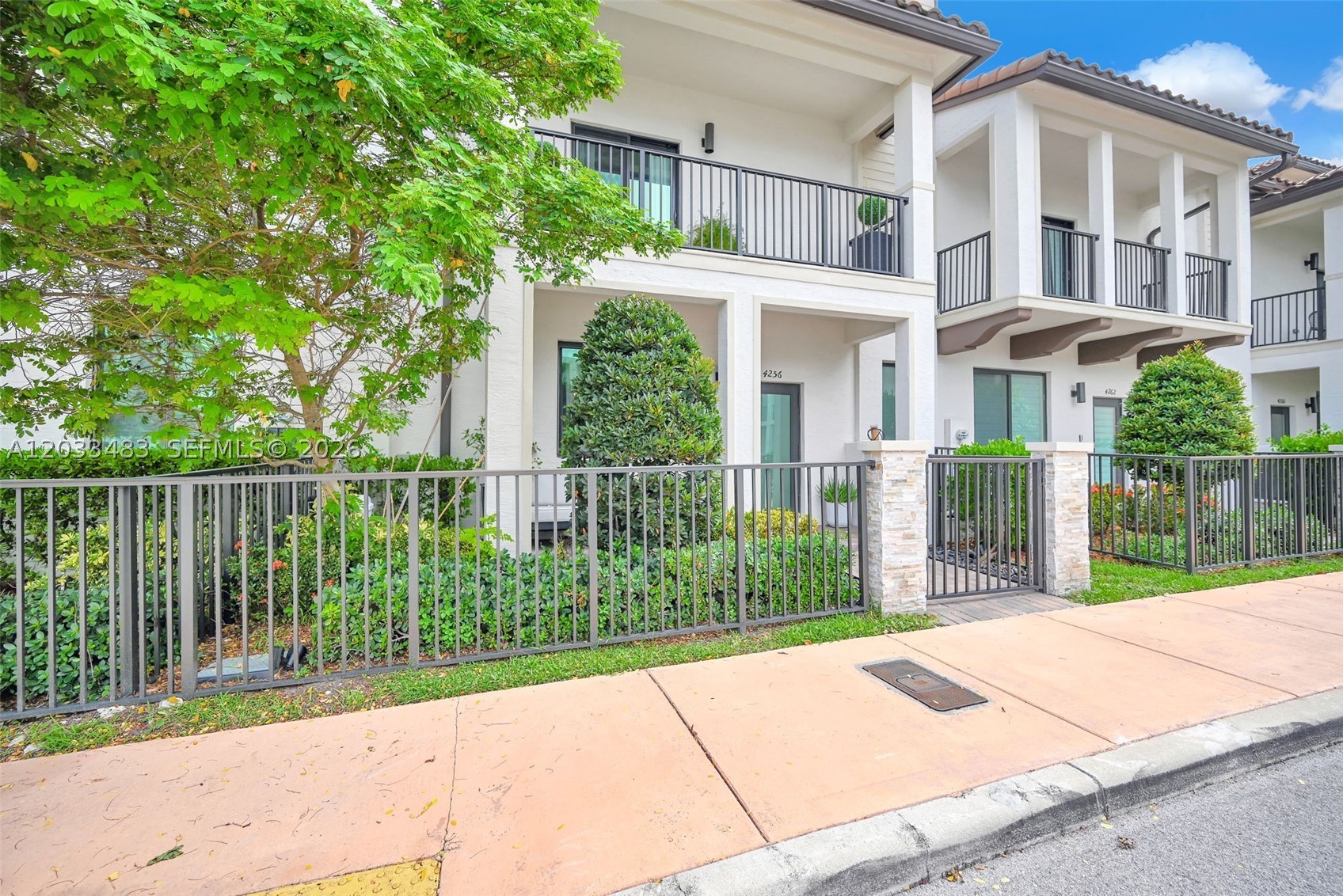 main property photo 5