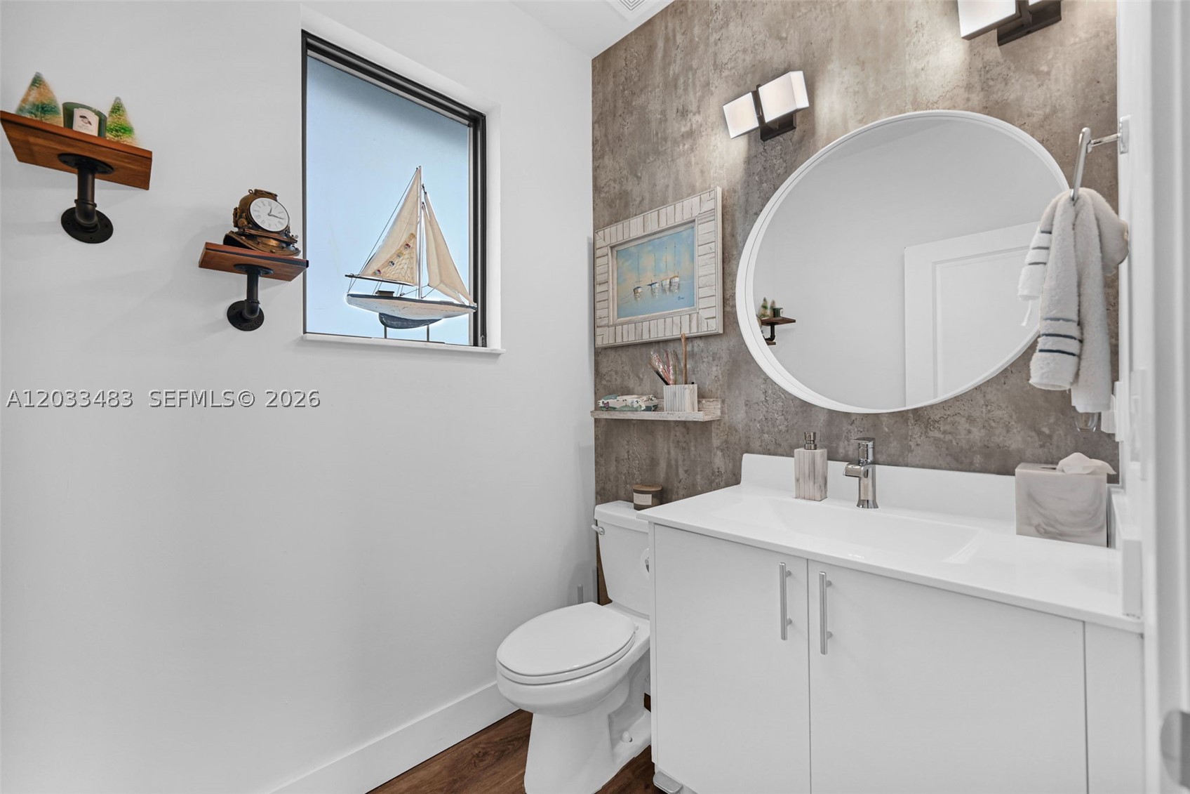 main property photo 9