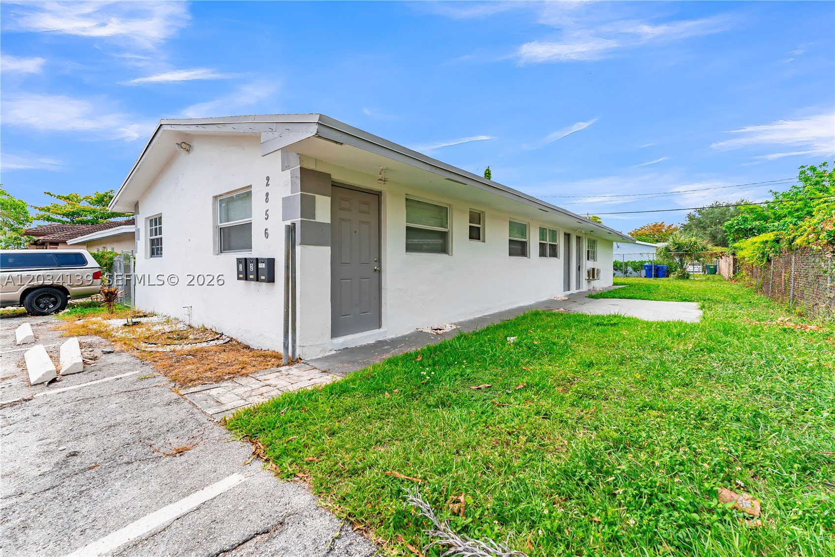 main property photo 28