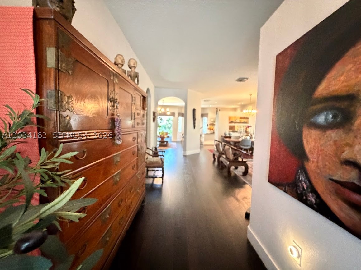 property viewer photo 1
